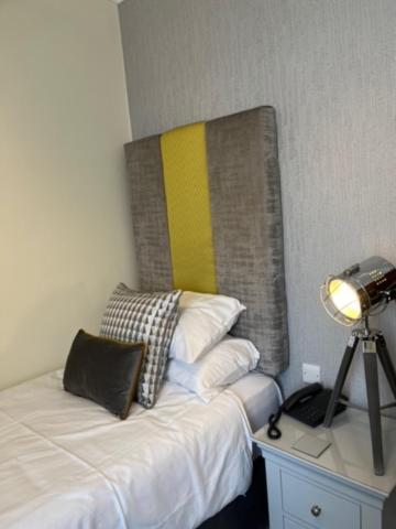 ברידג'נד The Masons Arms Hotel מראה חיצוני תמונה
